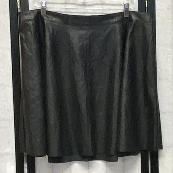Fahsyee Dresses & Skirts - Fahsyee Black Faux Leather Skater Mini Skirt Circle Pleather Back Zip XXXL